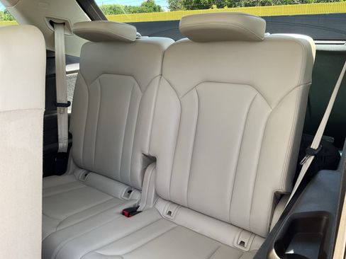 Used 2019 Audi Q7 2.0T Premium Plus w/ Premium Plus Package AWD/4WD image 28