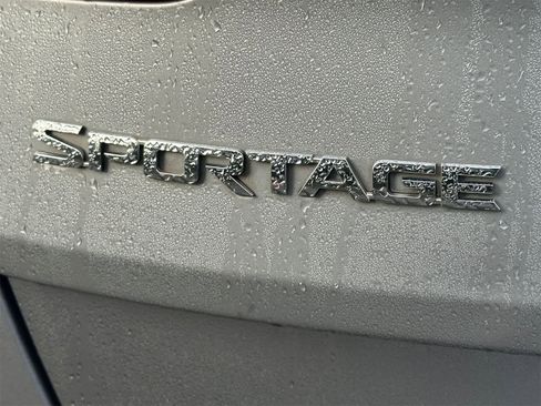 Used 2021 Kia Sportage LX image 6