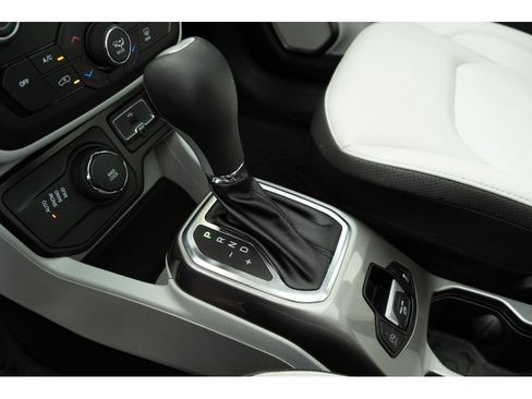Used 2022 Jeep Renegade Limited w/ Sun, Sound & Wheels Group AWD/4WD image 26