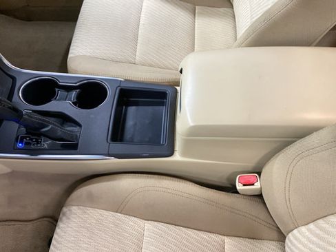 Used 2016 Toyota Camry LE FWD image 18