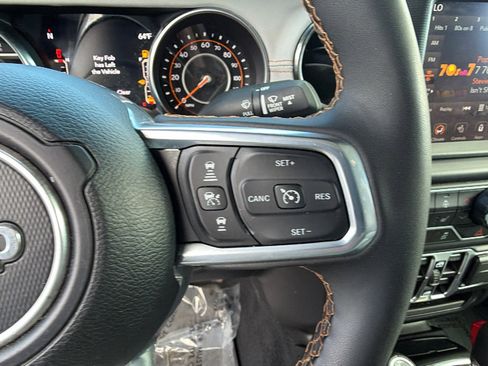 Certified 2023 Jeep Gladiator Overland image 25