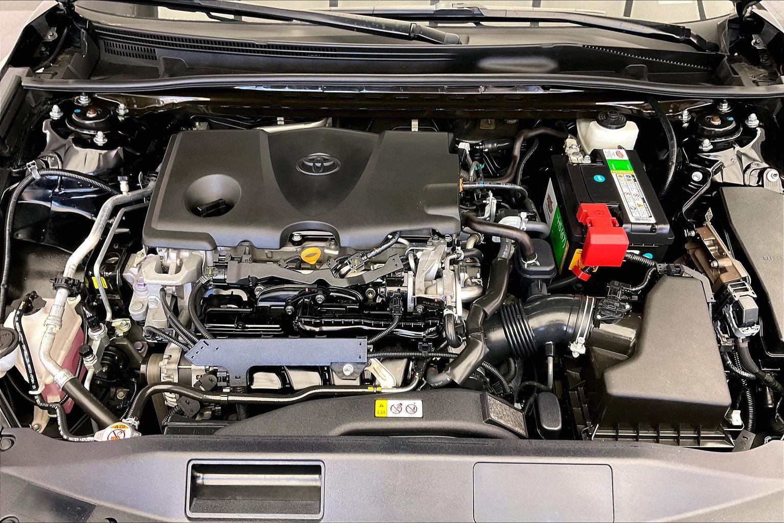 Used 2020 Toyota Camry SE FWD image 9