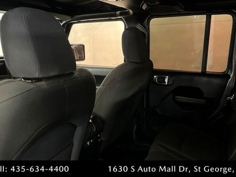 Used 2018 Jeep Wrangler Unlimited Sport S AWD/4WD image 19