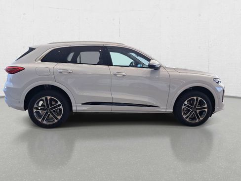 New 2026 Audi Q5 Premium AWD/4WD image 4