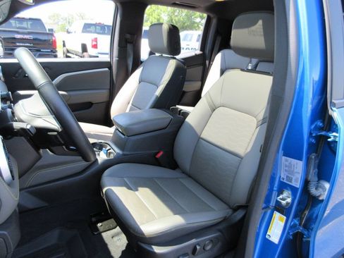 Used 2023 Chevrolet Colorado ZR2 w/ ZR2 Convenience Package III AWD/4WD image 24