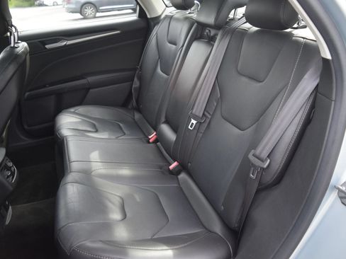 Used 2013 Ford Fusion Titanium w/ Titanium Driver Assist Pkg FWD image 6