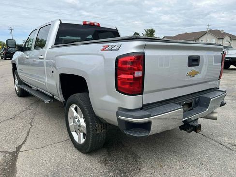 Used 2019 Chevrolet Silverado 2500 LT w/ LT Convenience Package AWD/4WD image 9