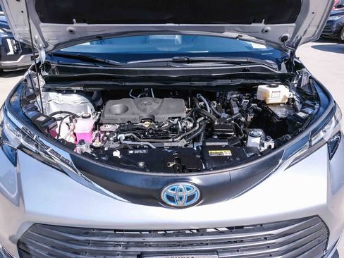 Certified 2023 Toyota Sienna XLE FWD image 22