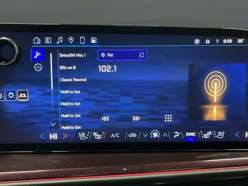 Used 2024 Chevrolet Traverse RS image 39