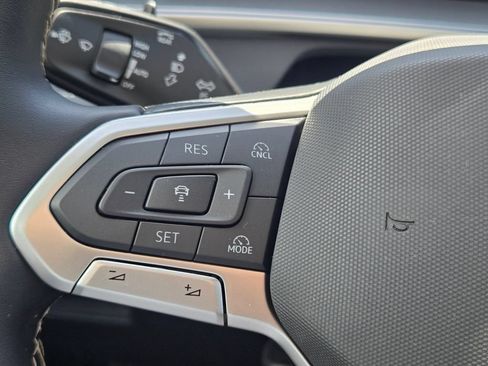 Certified 2026 Volkswagen Tiguan SE w/ Panoramic Sunroof Package FWD image 25