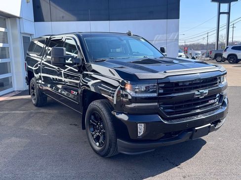 Used 2017 Chevrolet Silverado 1500 LTZ Z71 w/ Midnight Edition AWD/4WD image 6
