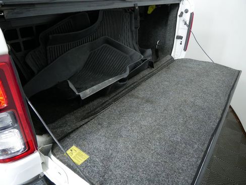 Used 2021 RAM 1500 Big Horn image 17