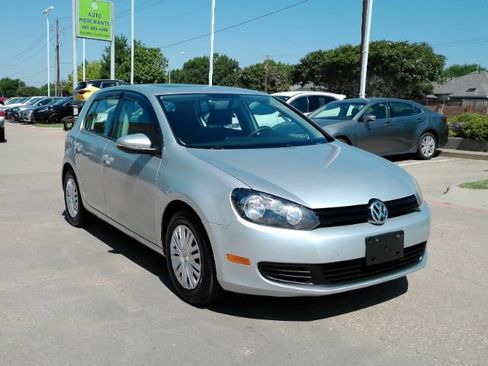 Used 2012 Volkswagen Golf 4-Door FWD image 4