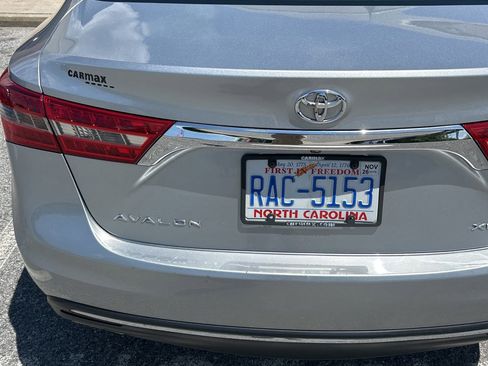 Used 2018 Toyota Avalon XLE FWD image 12