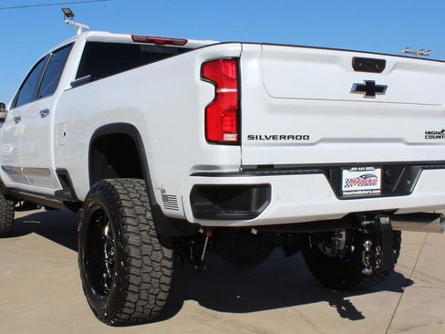 Used 2026 Chevrolet Silverado 3500 High Country w/ High Country Premium Package AWD/4WD image 38