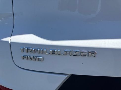 Certified 2021 Chevrolet TrailBlazer ACTIV w/ Technology Package AWD/4WD image 11