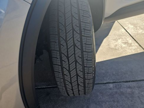 Used 2022 Ford Escape SE image 34