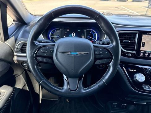 Used 2019 Chrysler Pacifica Touring-L w/ S Appearance Package FWD image 24