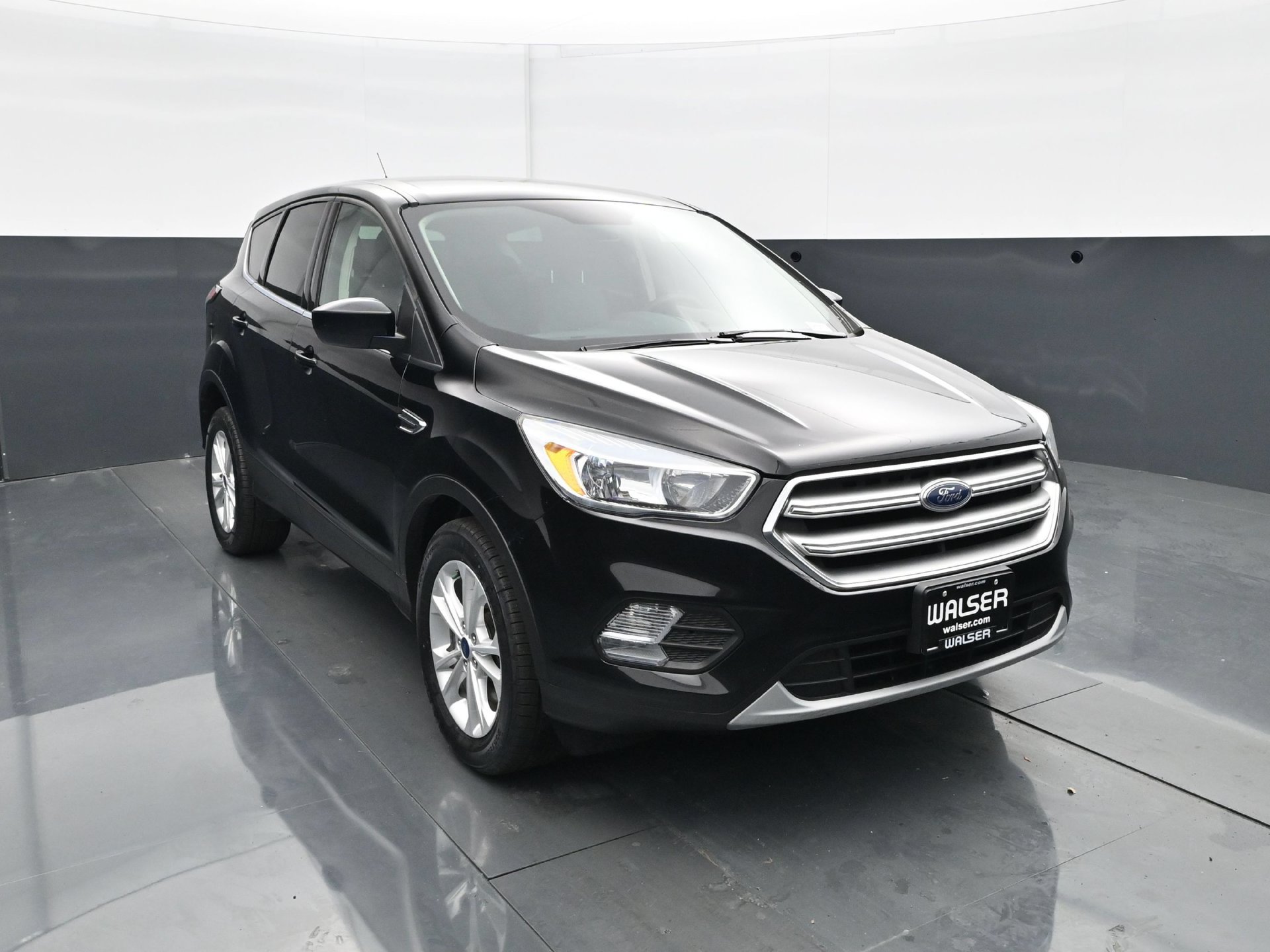 Used 2017 Ford Escape SE AWD/4WD image 11