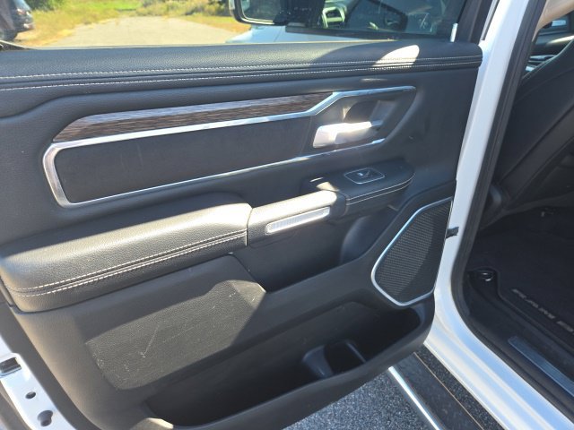 Used 2019 RAM 1500 Laramie AWD/4WD image 6