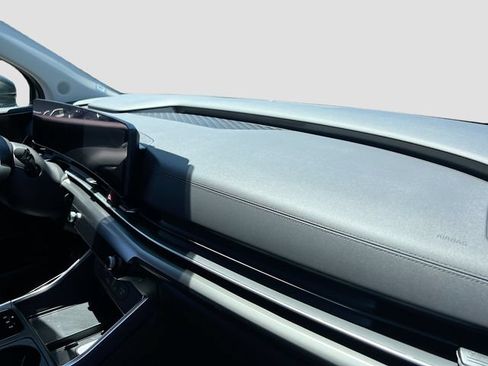 New 2026 Kia Carnival SX w/ SX Dark Edition Package FWD image 32