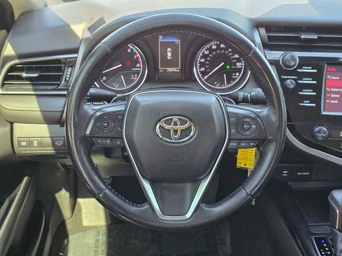 Used 2019 Toyota Camry SE FWD image 7
