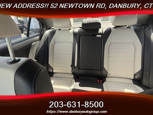 Used 2016 Volkswagen Jetta Sport FWD image 13