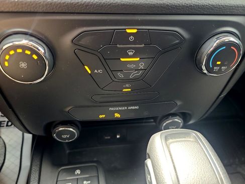 Used 2021 Ford Ranger XL image 18
