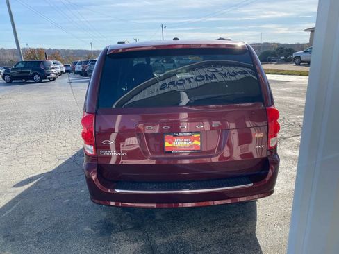 Used 2020 Dodge Grand Caravan SXT FWD image 6