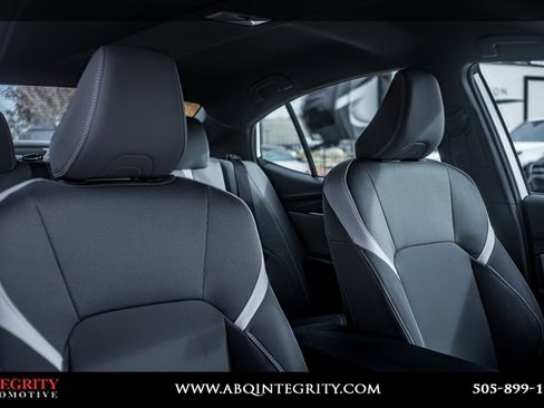 Used 2025 Toyota Camry SE image 39