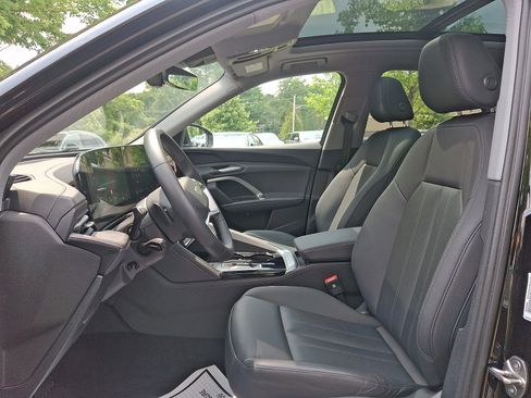 Certified 2025 Audi Q5 Premium w/ Convenience Package AWD/4WD image 13