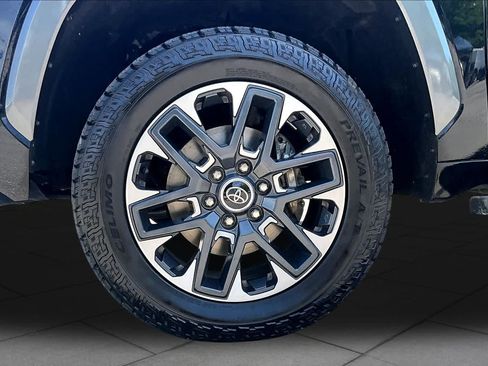 Used 2022 Toyota Tundra Limited w/ Power Package AWD/4WD image 11