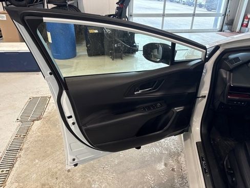 Used 2024 Toyota Prius Prime SE image 10