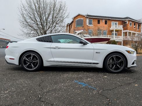 Used 2017 Ford Mustang GT Premium w/ Equipment Group 401A image 4