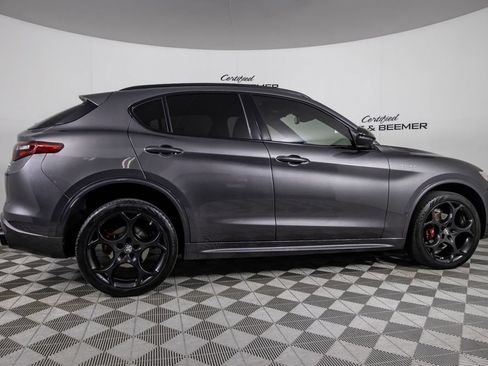 Used 2022 Alfa Romeo Stelvio Veloce AWD/4WD image 4