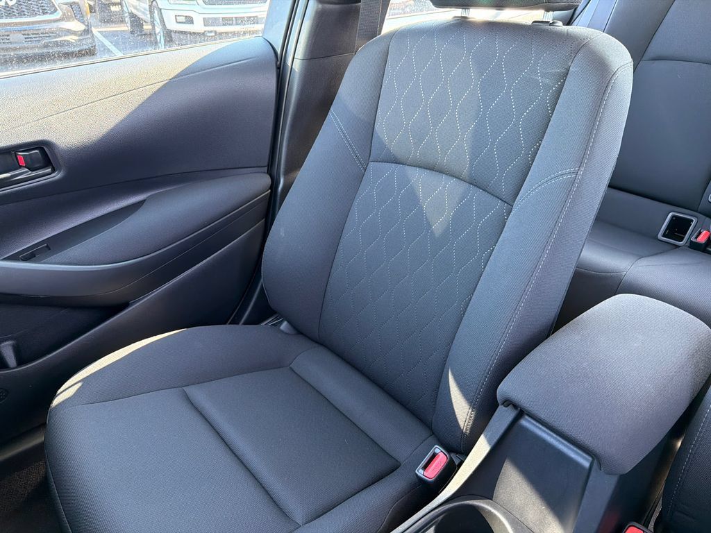 Used 2024 Toyota Corolla LE FWD image 37