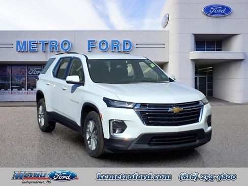 Used 2023 Chevrolet Traverse LT AWD/4WD image 1