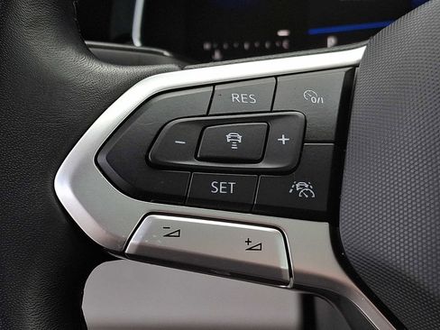 Certified 2023 Volkswagen Jetta SE w/ Panoramic Sunroof Package image 19