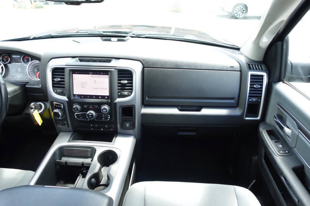 Used 2022 RAM 1500 Classic SLT w/ Electronics Convenience Group AWD/4WD image 39
