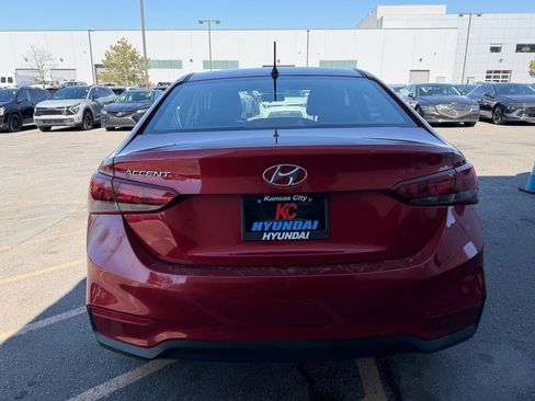 Used 2020 Hyundai Accent SE image 4