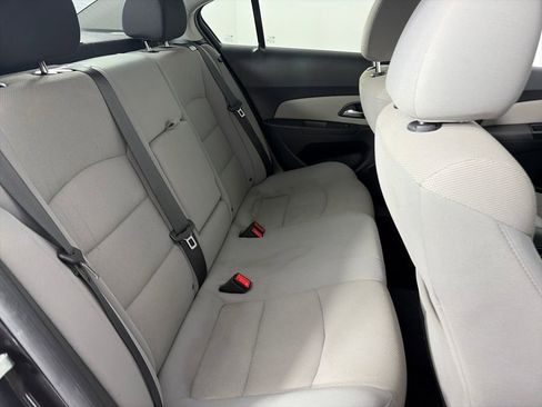 Used 2014 Chevrolet Cruze LT image 28