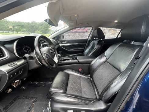 Used 2017 Nissan Maxima SR FWD image 16