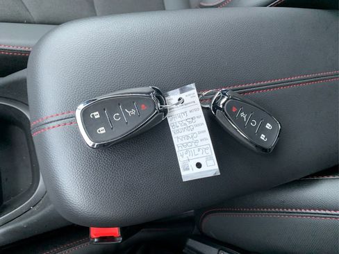 Used 2024 Chevrolet Equinox RS image 34