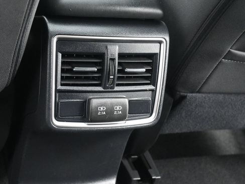 Used 2019 Subaru Forester Premium AWD/4WD image 37