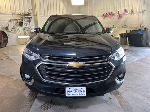 Used 2020 Chevrolet Traverse LT w/ Driver Confidence II Package AWD/4WD image 9
