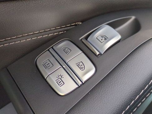 Used 2025 BMW X7 M60i image 48