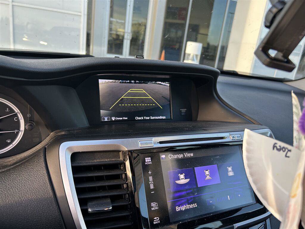 Used 2017 Honda Accord Touring image 16