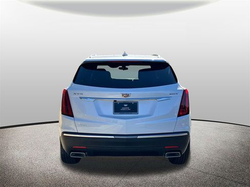 New 2025 Cadillac XT5 Luxury image 3