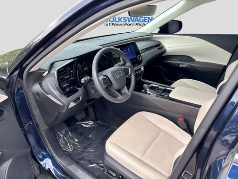 Used 2024 Lexus RX 350 FWD w/ Technology Package image 10