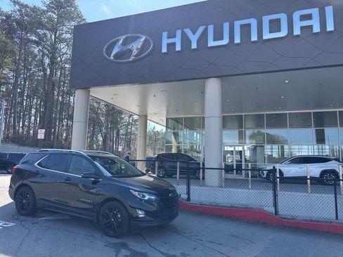 Used 2021 Chevrolet Equinox LT image 1